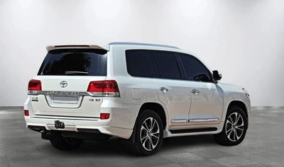 Toyota Land Cruiser VXR 5.7L 4WD VXR 5.7L-8CYL 4WD Grand Touring - Completely Agency Maintained-3