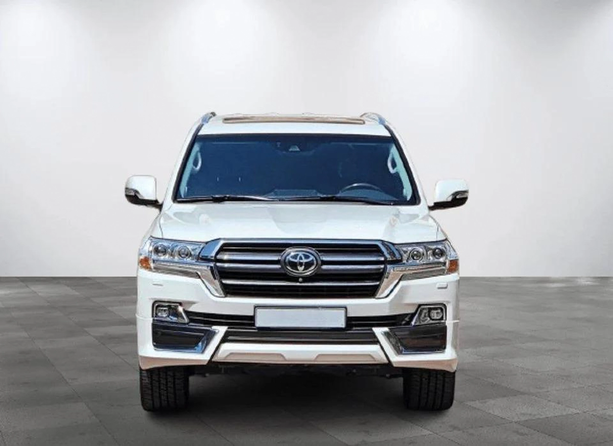 Toyota Land Cruiser VXR 5.7L 4WD VXR 5.7L-8CYL 4WD Grand Touring - Completely Agency Maintained