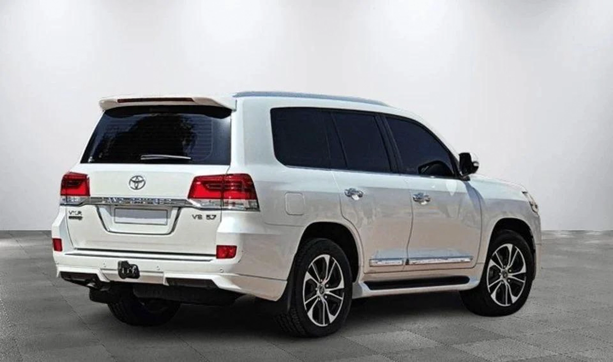 Toyota Land Cruiser VXR 5.7L 4WD VXR 5.7L-8CYL 4WD Grand Touring - Completely Agency Maintained