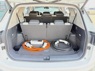 فولكسفاغن اي دي 6 كروز برو 2022 Volkswagen ID.6 Crozz Pro | Electric | 7-Seater | Panoramic Roof-12