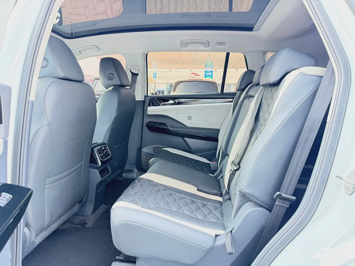 فولكسفاغن اي دي 6 كروز برو 2022 Volkswagen ID.6 Crozz Pro | Electric | 7-Seater | Panoramic Roof-7-7