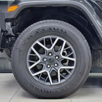 2024 Jeep Wrangler Sahara-14