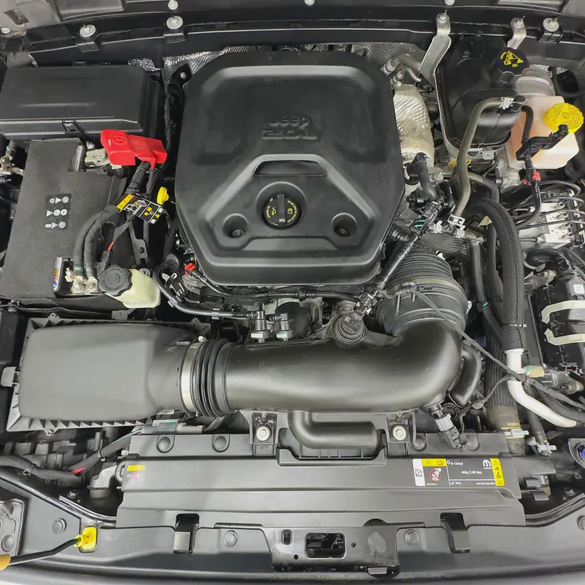 2024 Jeep Wrangler Sahara-12-12