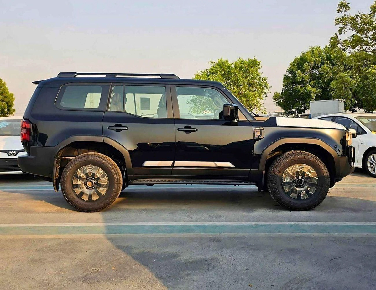 Toyota Prado ADVENTURE TURBO / 2.4L V4 PETROL / MID OPTION / DRIVER POWER SEATS (CODE # PR24S2)-1-1