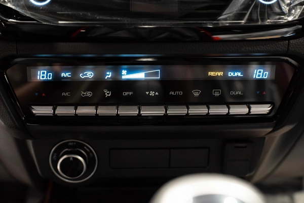 ISUZU D-MAX GT MANUAL