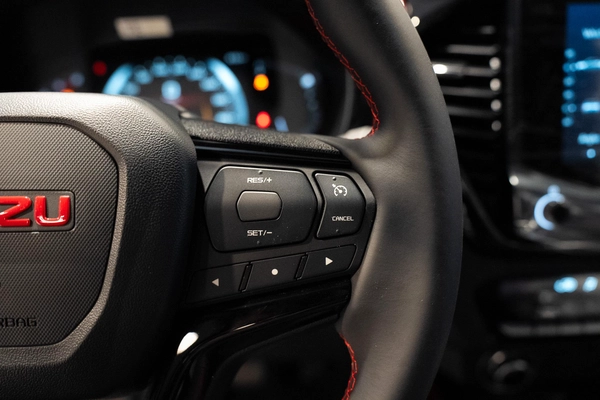 ISUZU D-MAX GT MANUAL