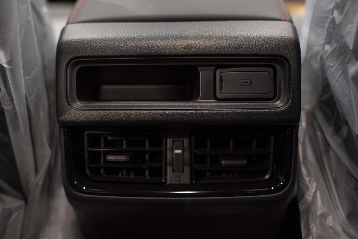 ISUZU D-MAX GT MANUAL-17-17