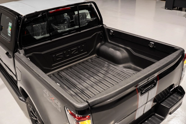 ISUZU D-MAX GT MANUAL