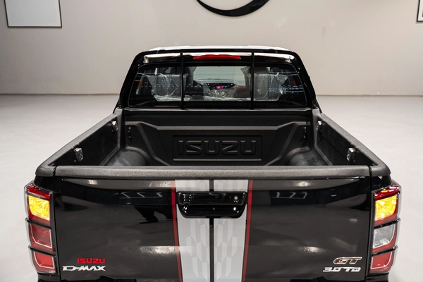 ISUZU D-MAX GT MANUAL