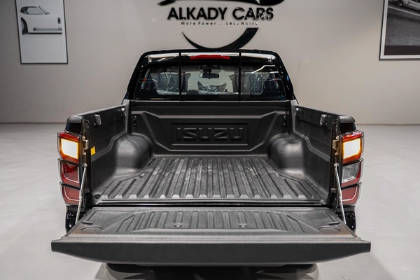 ISUZU D-MAX GT MANUAL