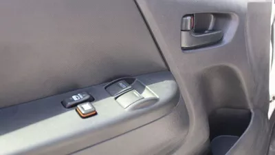 Toyota Hiace DLS - STD ROOF HIACE 2.5L STANER DIESEL 2025-13