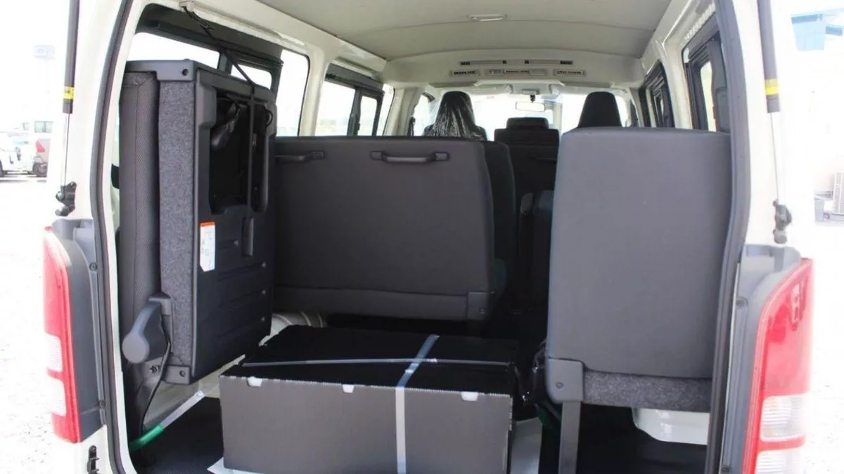 Toyota Hiace DLS - STD ROOF HIACE 2.5L STANER DIESEL 2025-11-0