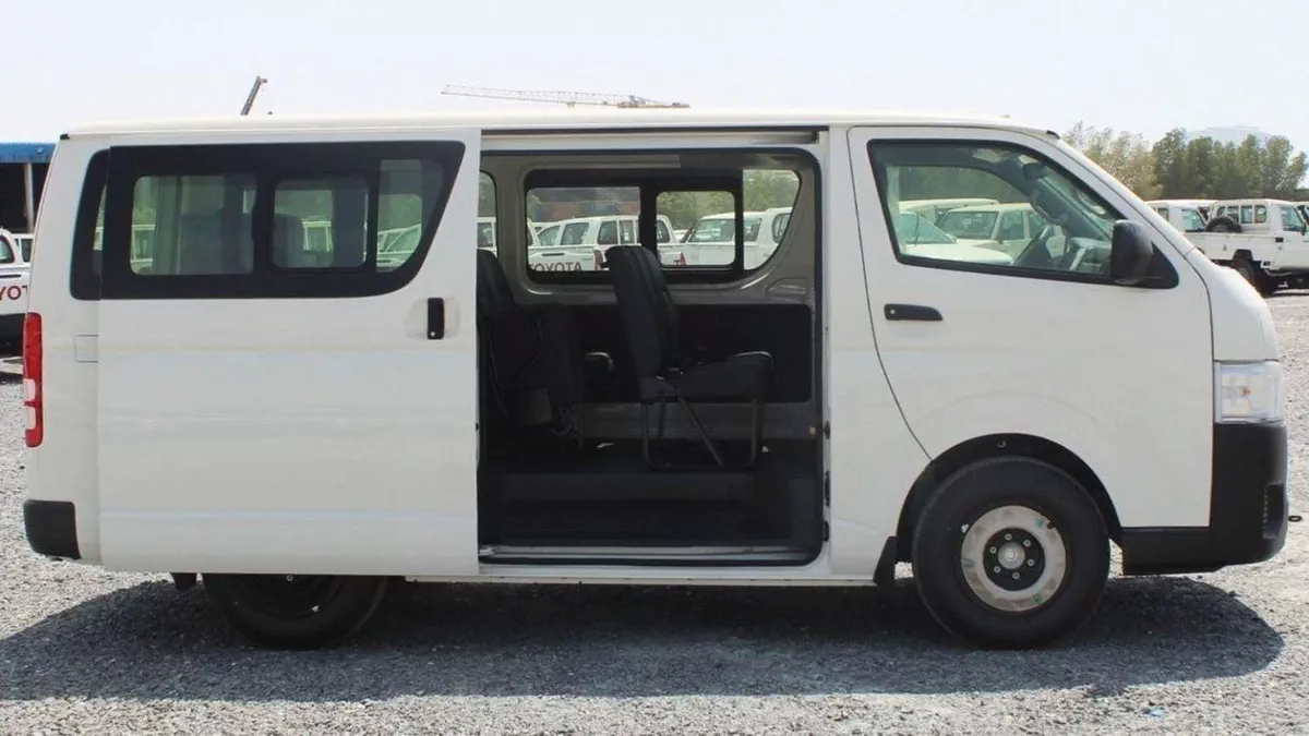 Toyota Hiace DLS - STD ROOF HIACE 2.5L STANER DIESEL 2025-6-0