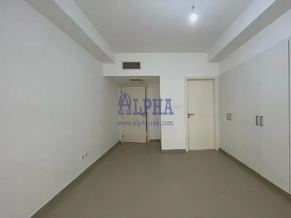 Beautiful View of Gulf Sea! 1 BR Unfurnished!-5-5