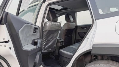 2026 Toyota Rav4 Adventure 2.5L AT Hybrid (White-Black)-17