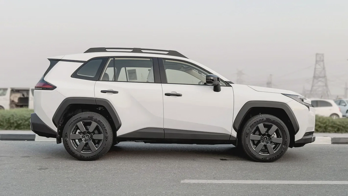 2026 Toyota Rav4 Adventure 2.5L AT Hybrid (White-Black)-3-3