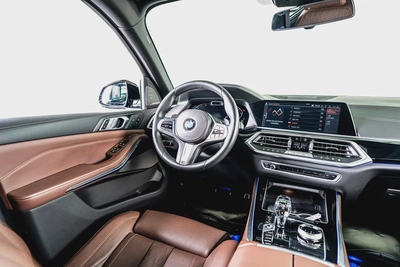BMW X5 50i MSport GCC-AGMC Full Service History-BMW Individual Interior-Aero Dynamic Package-11