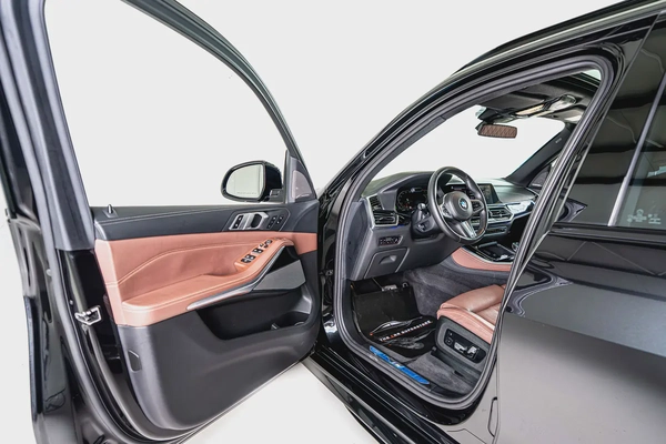 BMW X5 50i MSport GCC-AGMC Full Service History-BMW Individual Interior-Aero Dynamic Package