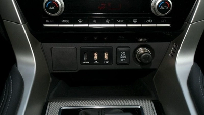 Mitsubishi Montero Sport MONTERO SPORT 3.0L FULL OPTION-17