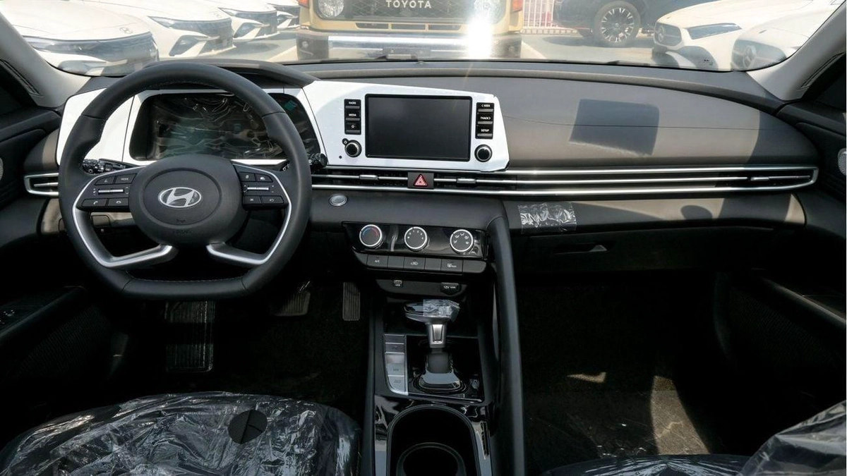 Hyundai Elantra SMART Hyundai Elantra 2025-5-5