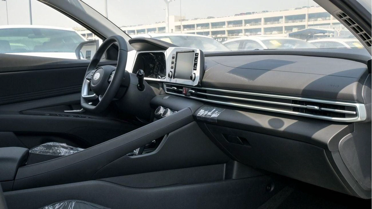 Hyundai Elantra SMART Hyundai Elantra 2025-6-6