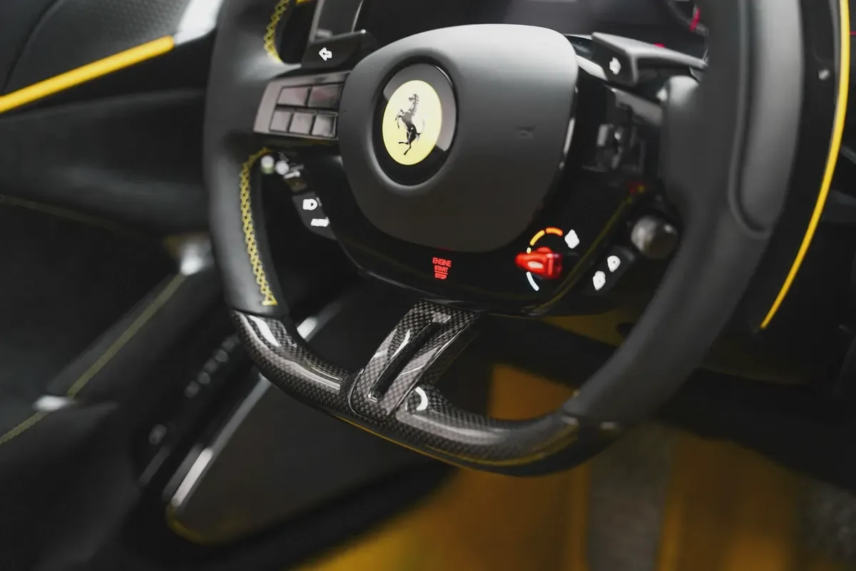 2025 FERRARI ROMA SPIDER WITH 7 YEARS SERVICE CONTRACT-10-10