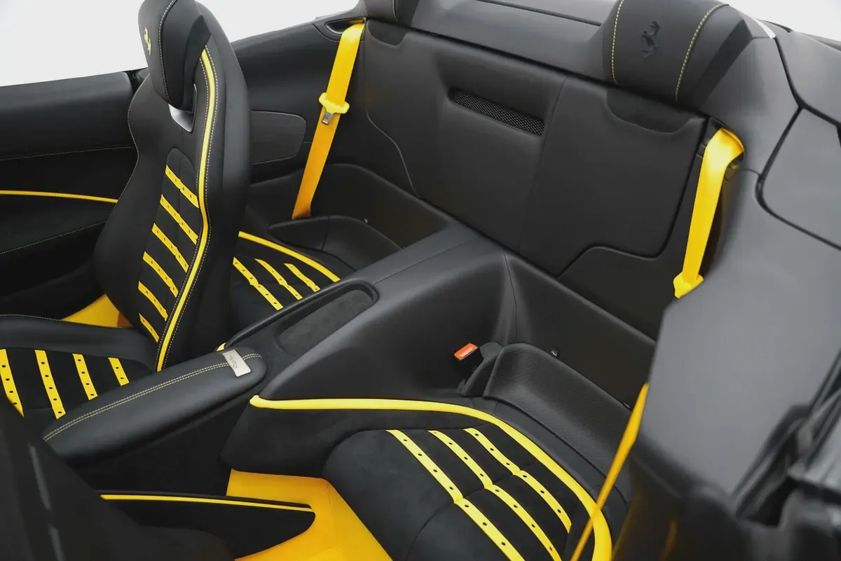 2025 FERRARI ROMA SPIDER WITH 7 YEARS SERVICE CONTRACT-12-12