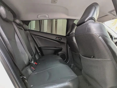 Toyota Prius 2017 Iconic GCC Specs - Premium Condition Very Neat And Clean Car Full Option-11