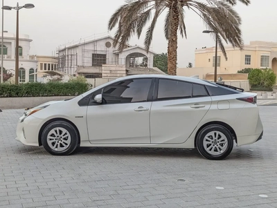 Toyota Prius 2017 Iconic GCC Specs - Premium Condition Very Neat And Clean Car Full Option-18