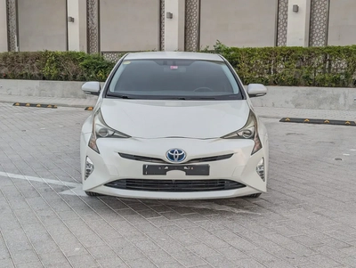 Toyota Prius 2017 Iconic GCC Specs - Premium Condition Very Neat And Clean Car Full Option-5
