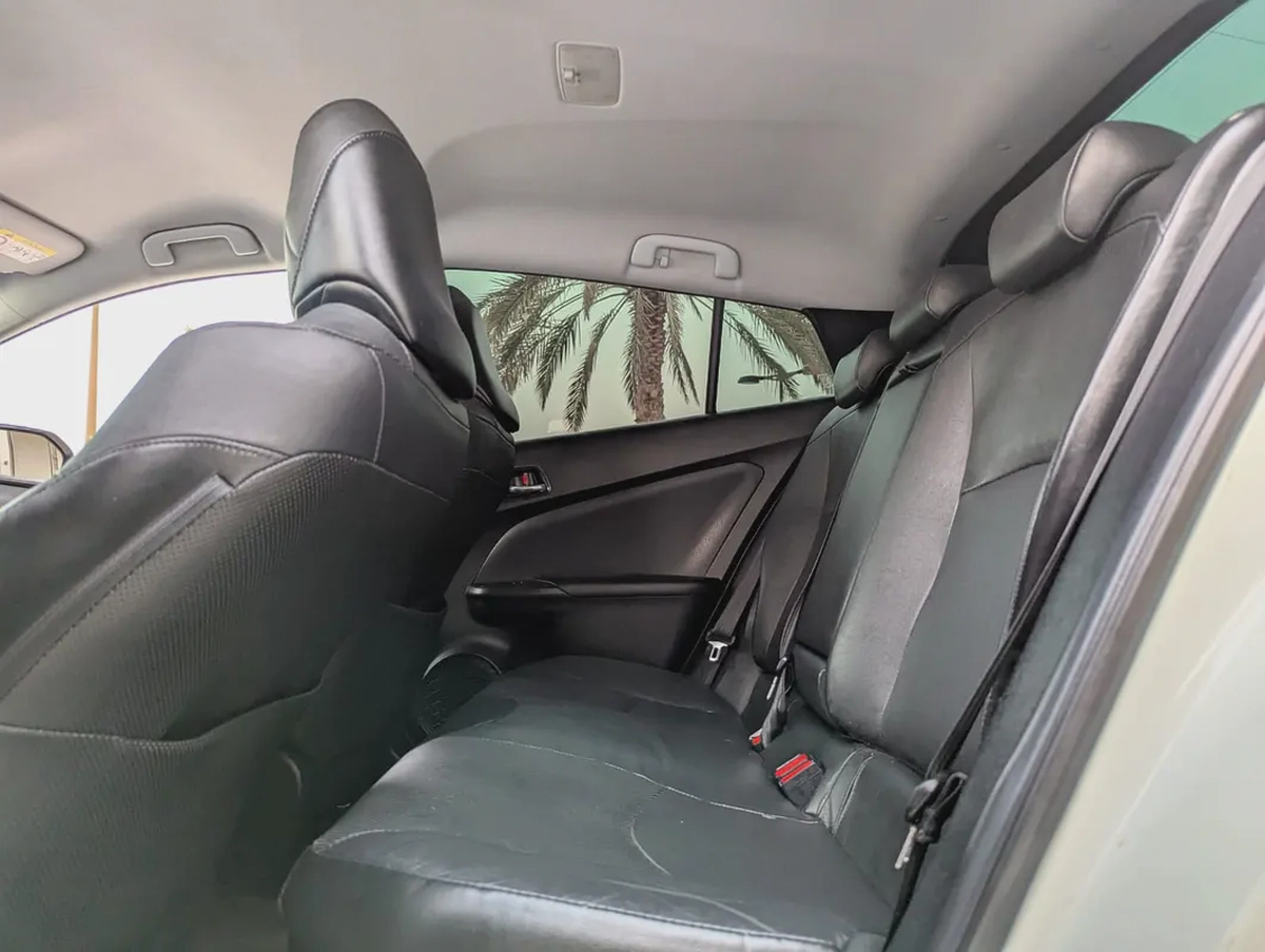 Toyota Prius 2017 Iconic GCC Specs - Premium Condition Very Neat And Clean Car Full Option-12-12