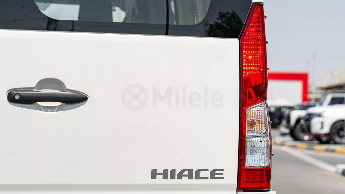 Toyota Hiace TOYOTA HIACE HR CARGO VAN-11-0