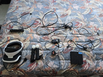 PSVR WITH ALL CONTROLLERS, ITEMS, CABLES AND EXTENDER CABLE  - PERFECT CONDITION. (CAMERA INCLUDED)-4