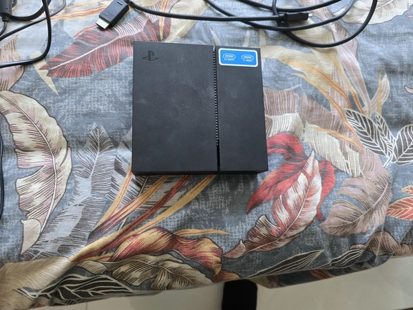 PSVR WITH ALL CONTROLLERS, ITEMS, CABLES AND EXTENDER CABLE  - PERFECT CONDITION. (CAMERA INCLUDED)