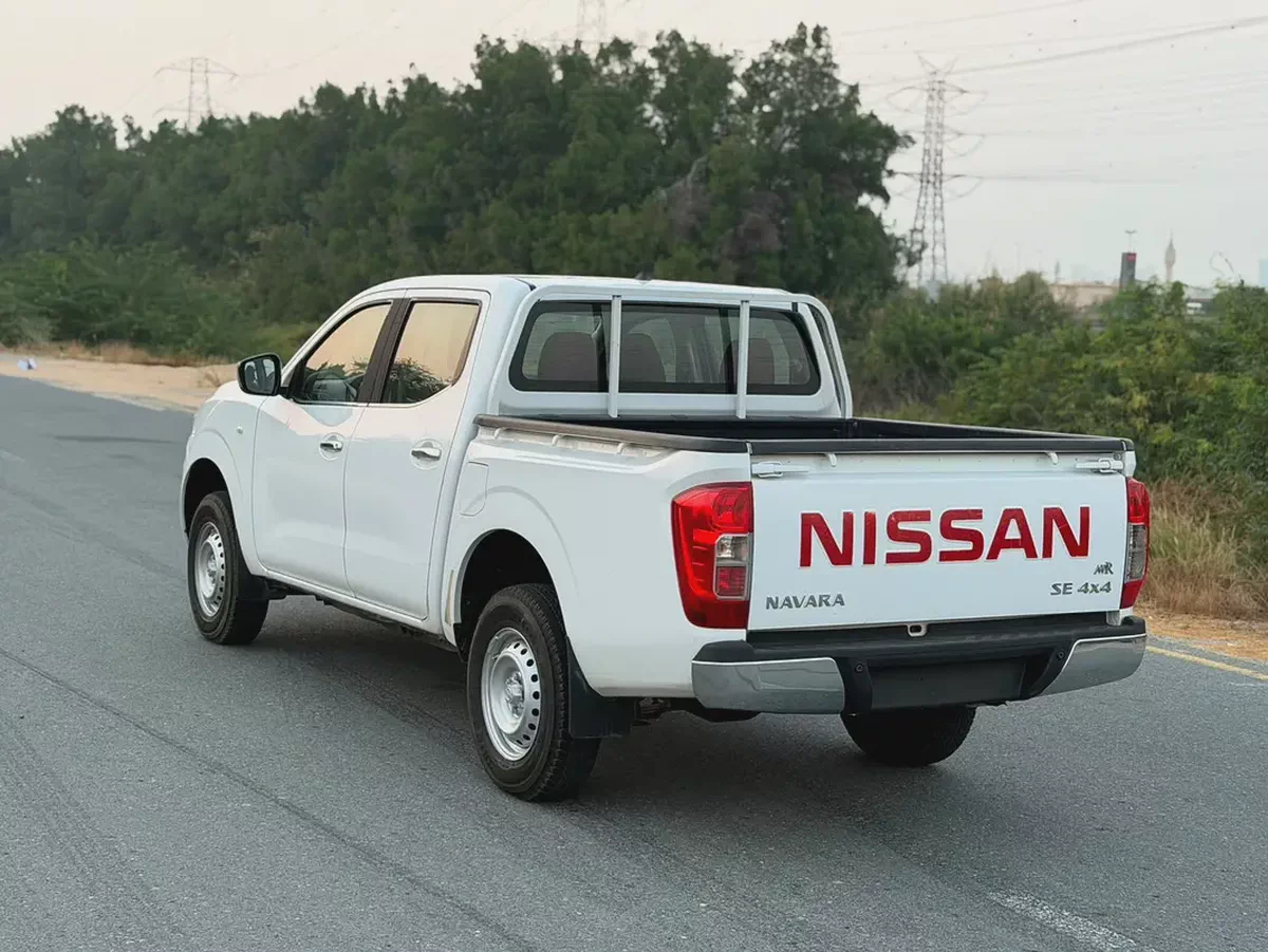 Nissan Navara 2020 4x4 very clean-5-5