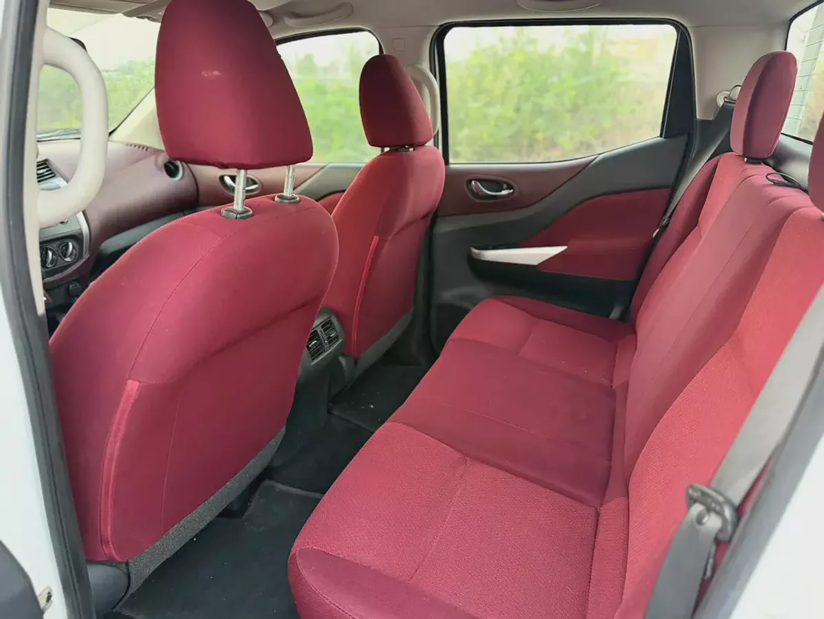 Nissan Navara 2020 4x4 very clean-6-6