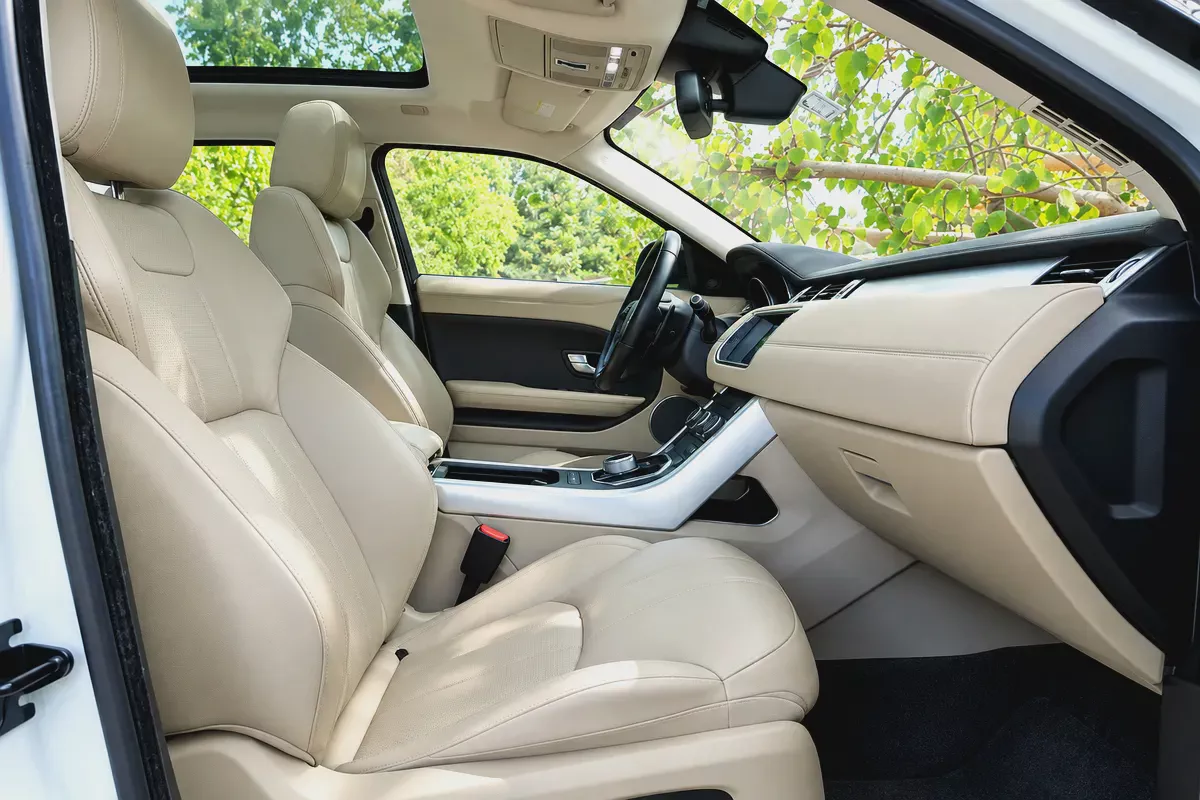 2016 RANGE ROVER EVOQUE PRESTIGE | GCC | FULL OPTION | ONLY AED 32,999-3-3