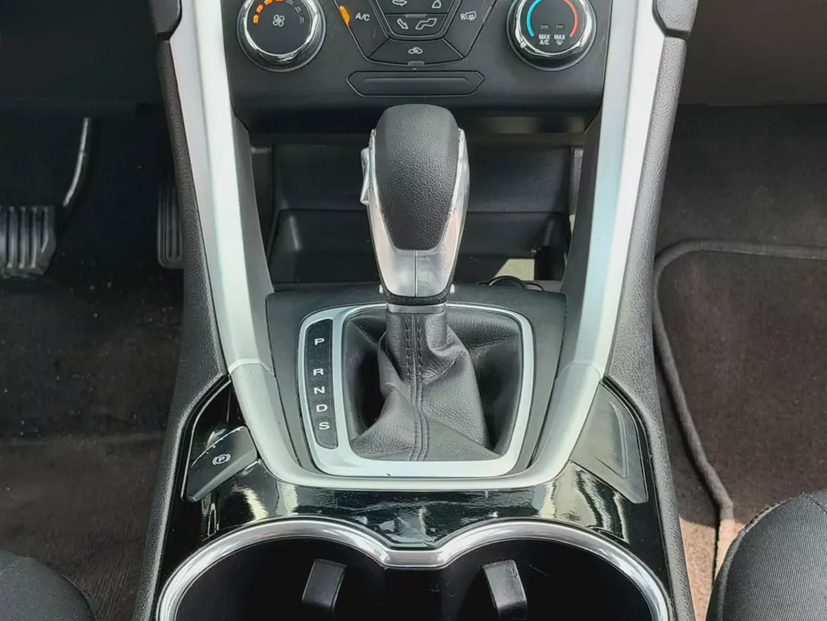 2015 Ford Fusion SE - GCC Specs-9-9