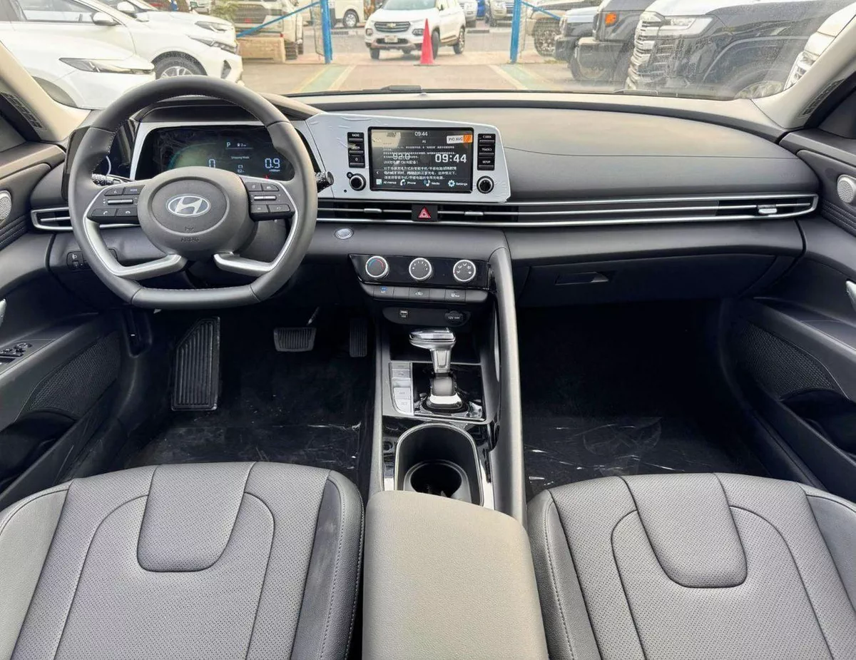 Hyundai Elantra SMART 1.5L PETROL, SUNROOF WITH LEATHER, CHINESE SPCES (CODE# ELITE) READY STOCK-8-0