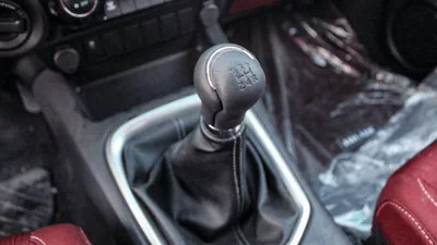 Toyota Hilux GLX HILUX GLX 2.7L MT PETROL 2024-12