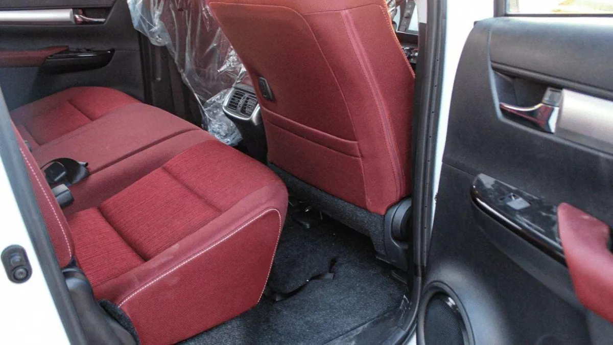 Toyota Hilux GLX HILUX GLX 2.7L MT PETROL 2024-17-0