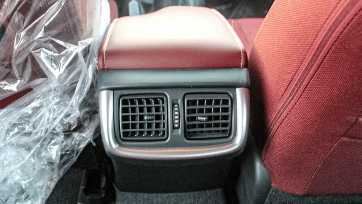 Toyota Hilux GLX HILUX GLX 2.7L MT PETROL 2024-19-0