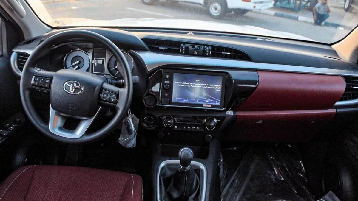 Toyota Hilux GLX HILUX GLX 2.7L MT PETROL 2024-8-0