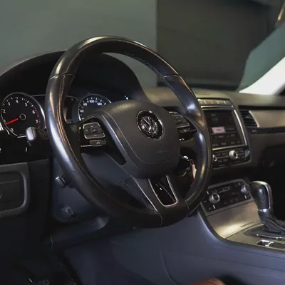 AED 1,748 P.M • 0% Downpayment • Volkswagen Touareg R-Line Kit • 1 Year Warranty-9