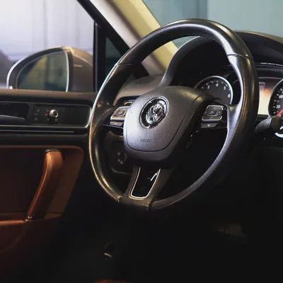 AED 1,748 P.M • 0% Downpayment • Volkswagen Touareg R-Line Kit • 1 Year Warranty-10