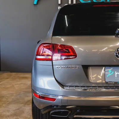 AED 1,748 P.M • 0% Downpayment • Volkswagen Touareg R-Line Kit • 1 Year Warranty-5
