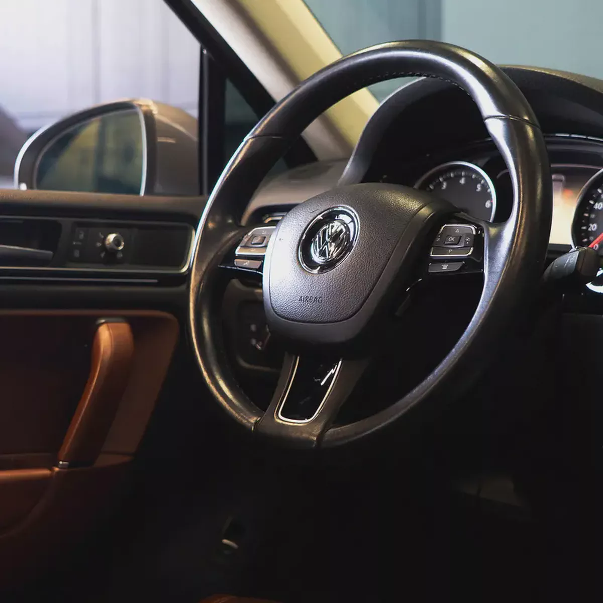 AED 1,748 P.M • 0% Downpayment • Volkswagen Touareg R-Line Kit • 1 Year Warranty-10-10