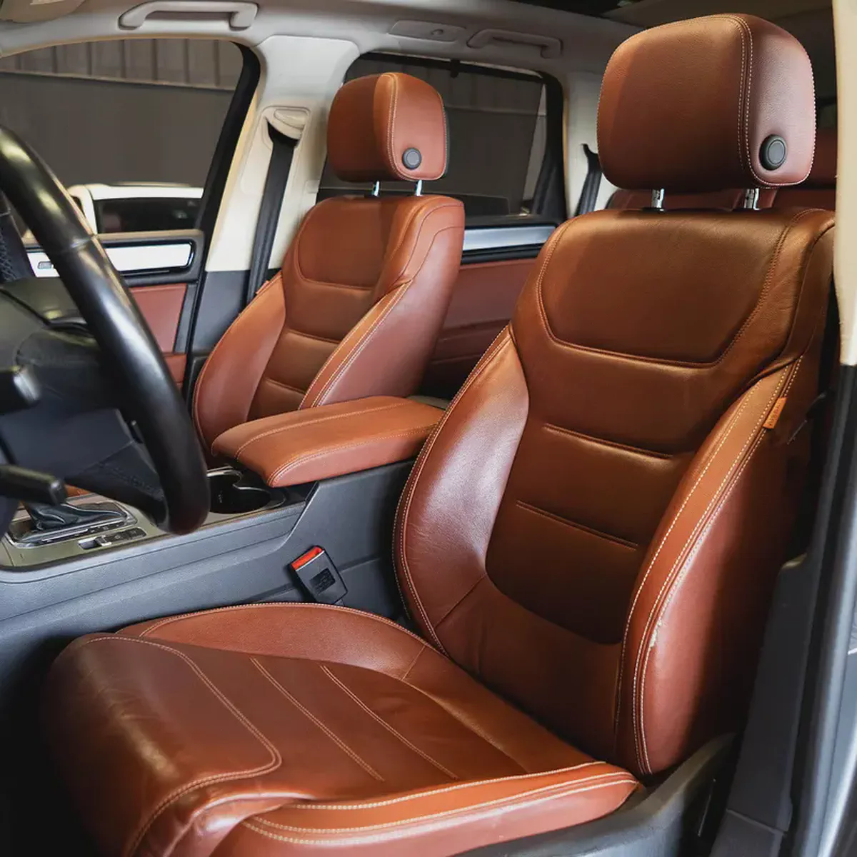 AED 1,748 P.M • 0% Downpayment • Volkswagen Touareg R-Line Kit • 1 Year Warranty-13-13