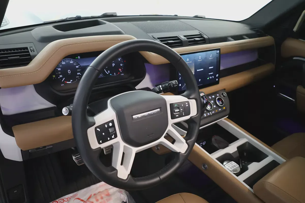 2025 Defender dynamic 110 HSE P400 | AL TAYER WARRANTY + SERVICE CONTRACT  GCC I FULL PPF-9-9