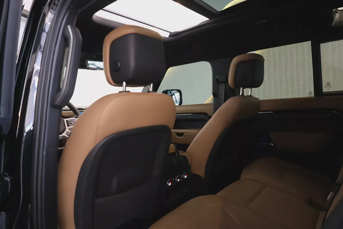2025 Defender dynamic 110 HSE P400 | AL TAYER WARRANTY + SERVICE CONTRACT  GCC I FULL PPF-14-14